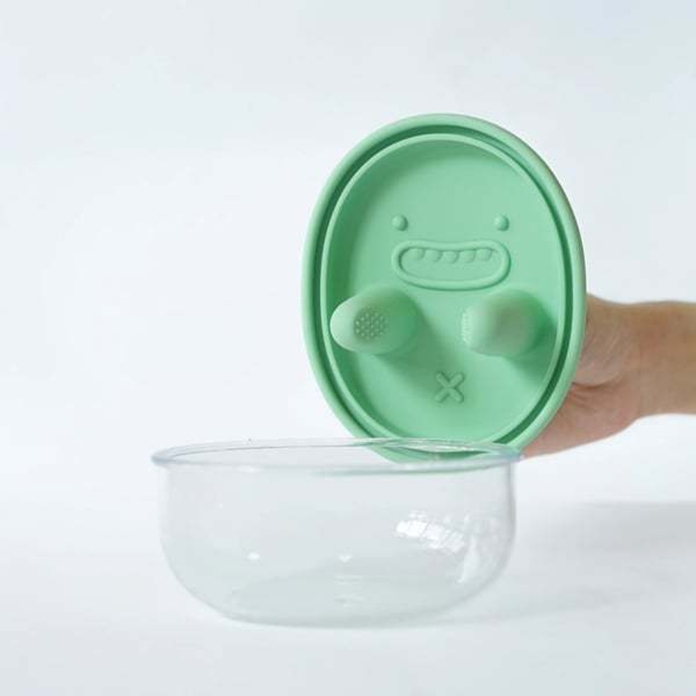 HomeCleanGoods™ TouchFree SnackGrip Silicone Container